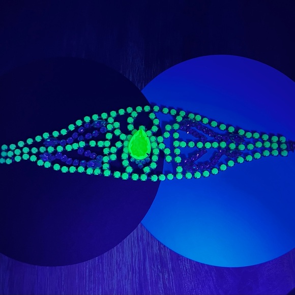 SOLD! Vintage 1930s Czech Uranium Glass Bijoux M.G. Spider Bracelet - Picture 3 of 12